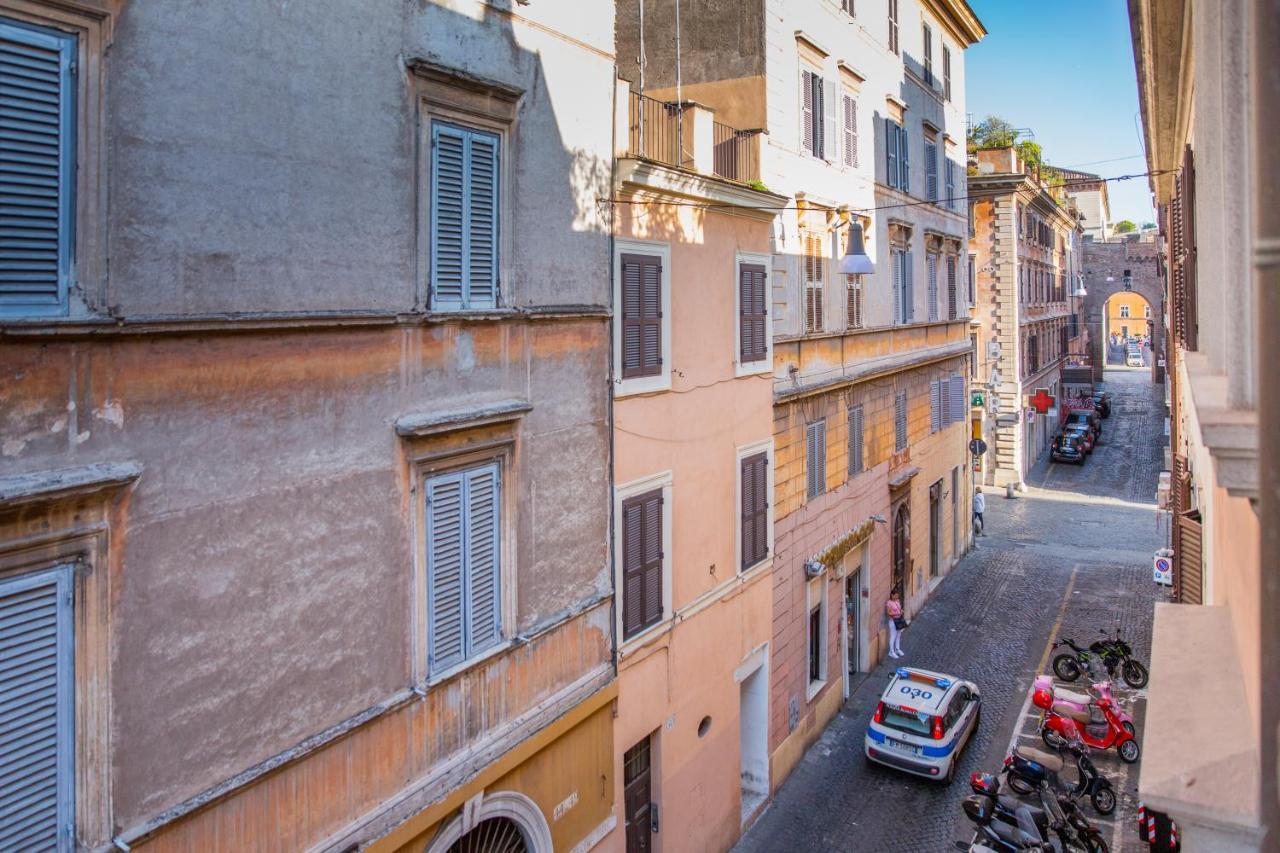 Spacious With Sunny Terrace Near Vatican Rom Exteriör bild